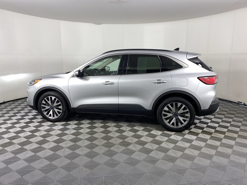 2020 Ford Escape Titanium Hybrid photo 4
