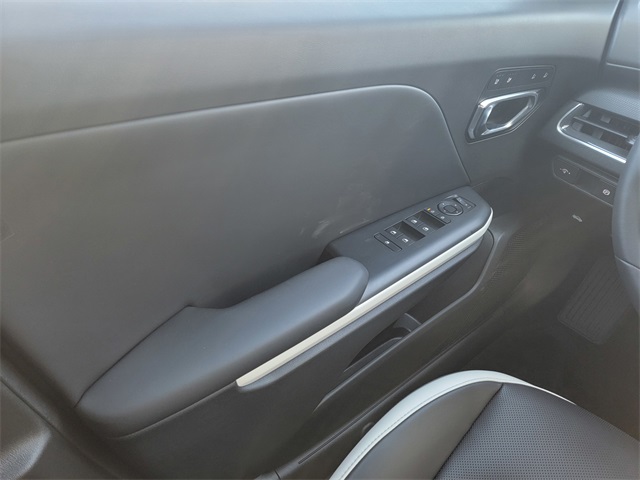 2025 Kia K4 GT-Line photo 27
