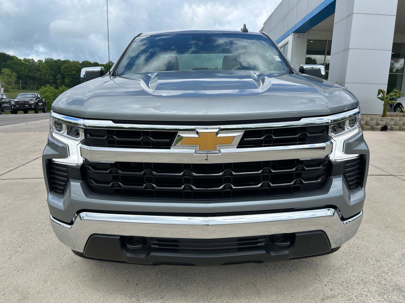 2025 Chevrolet Silverado 1500 LT photo 8