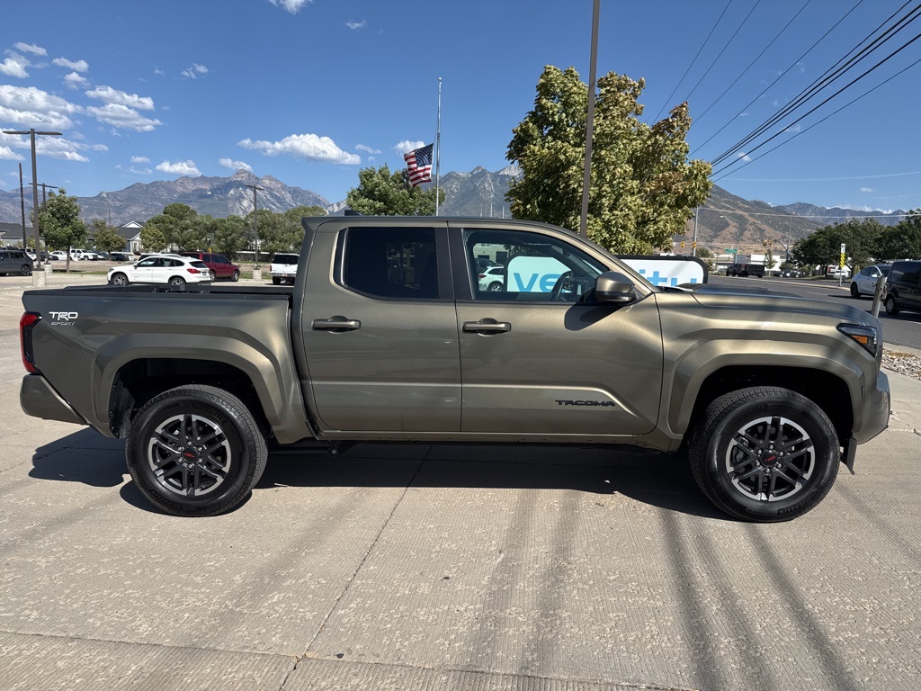 2024 Toyota Tacoma TRD Sport photo 2