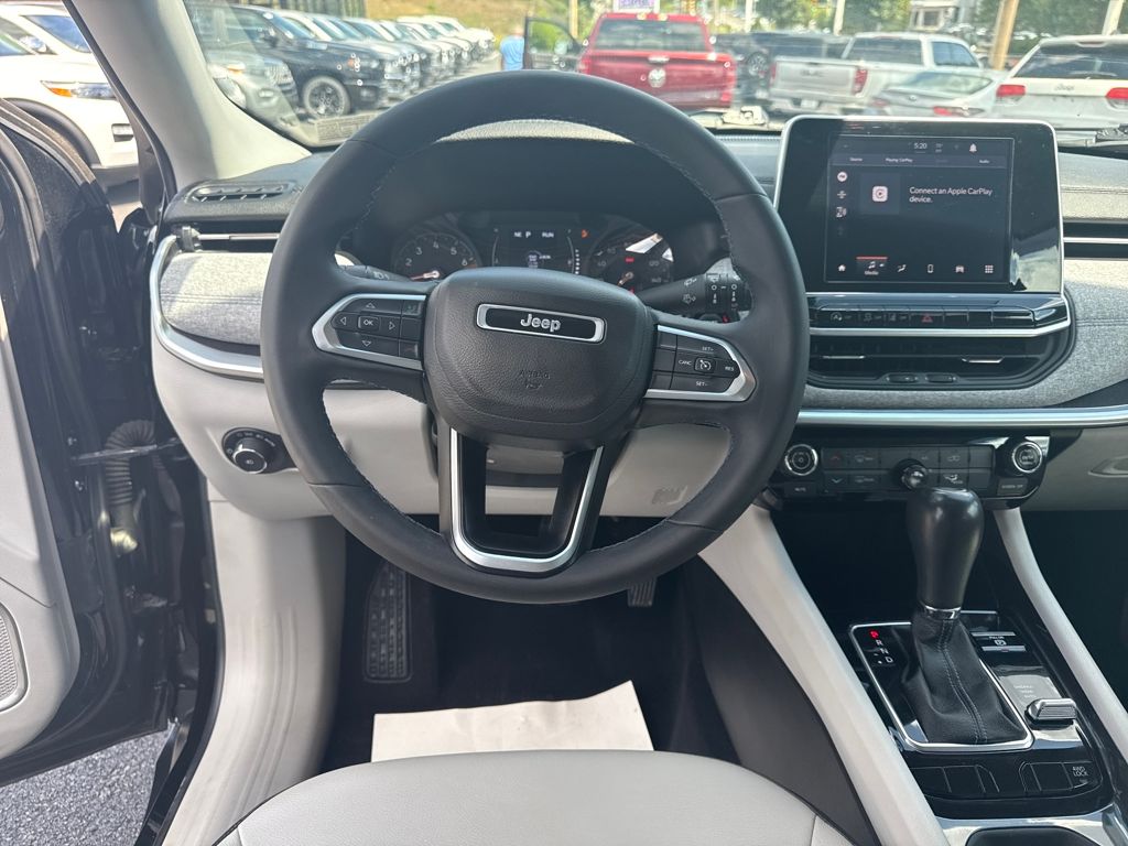 2022 Jeep Compass Latitude photo 12