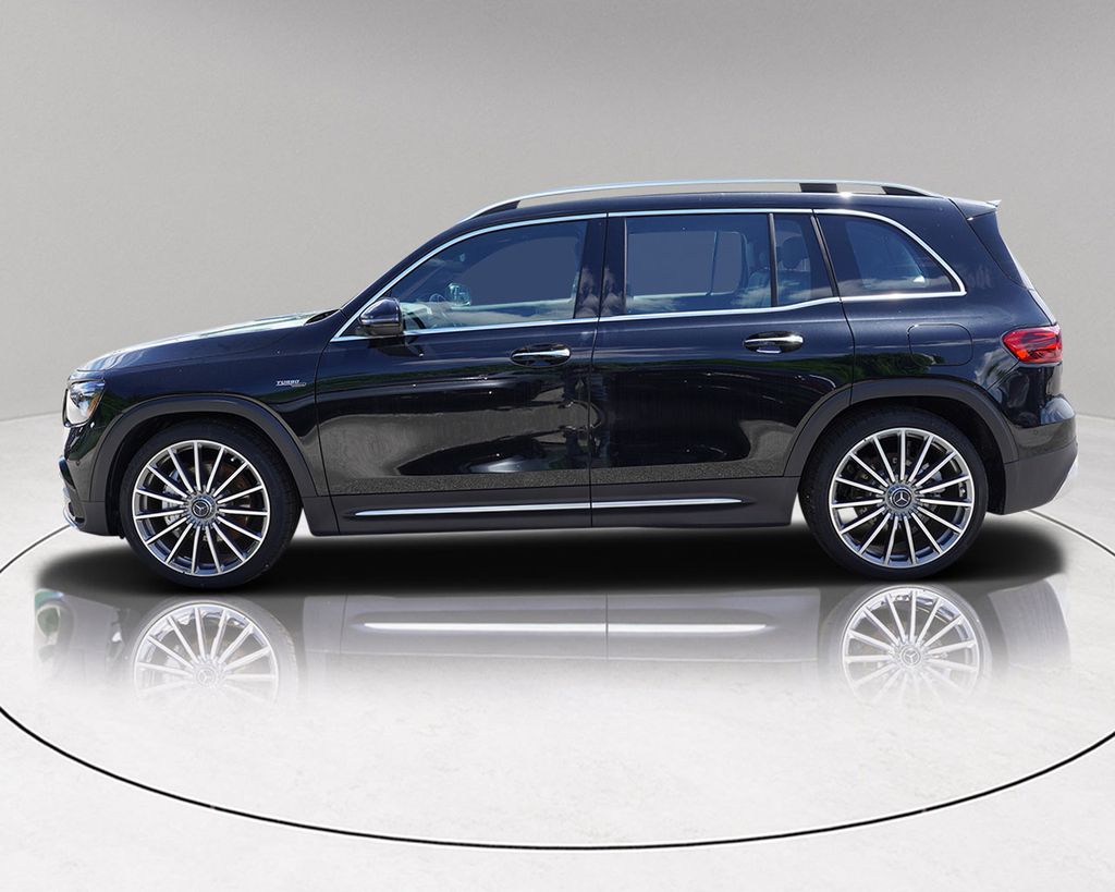 2024 Mercedes Benz GLB AMG 35 4MATIC photo 4