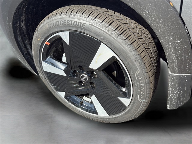 2026 Nissan Kicks SR photo 15