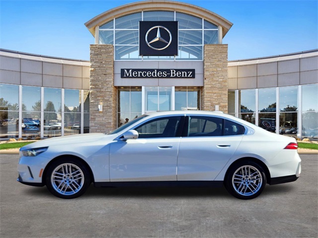 2025 Bmw 530i xDrive photo 2