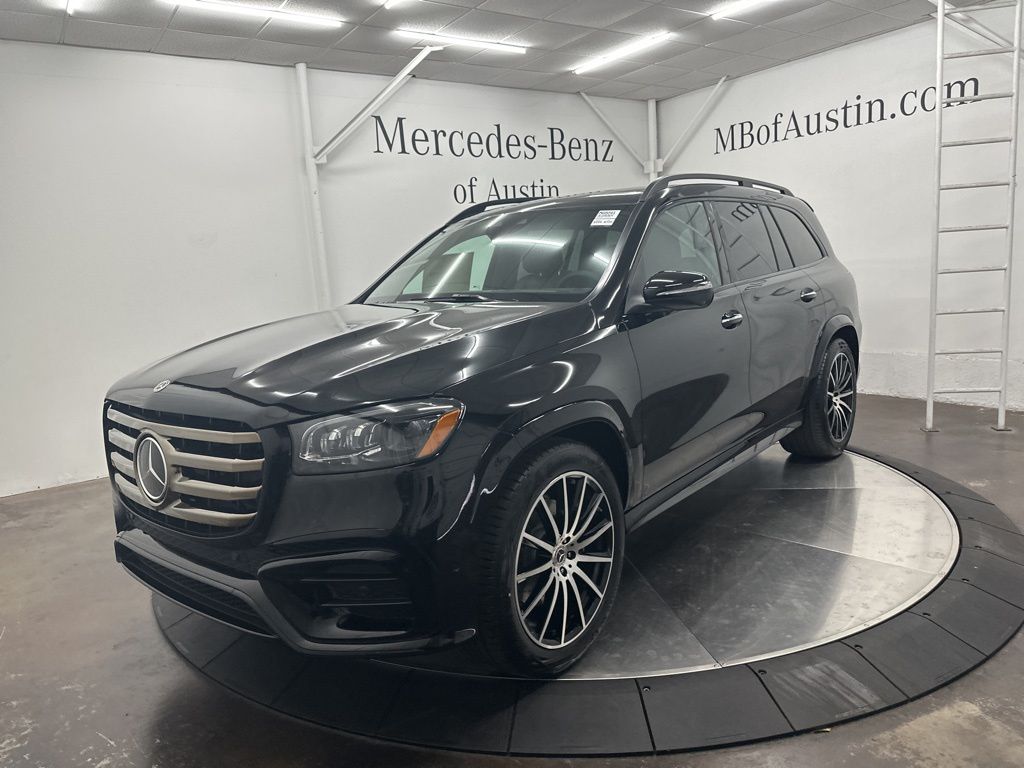 2026 Mercedes Benz GLS 450 4MATIC photo 3