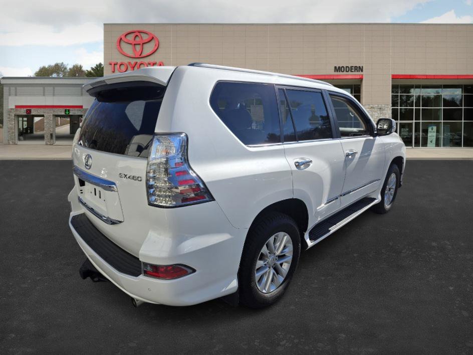 2017 Lexus GX 460 photo 3