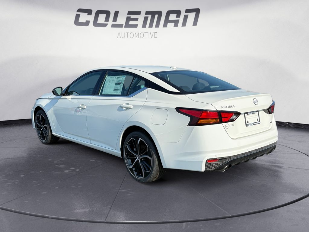 2025 Nissan Altima 2.5 SR photo 3