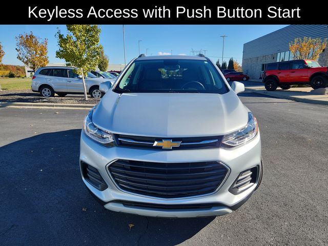 Used 2022 Chevrolet Trax LT with VIN KL7CJPSM4NB564343 for sale in Whitehall, OH