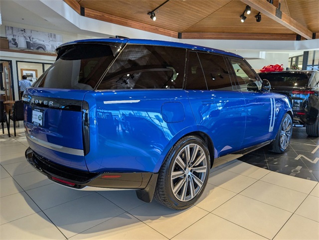 2025 Land Rover Range Rover Autobiography photo 4