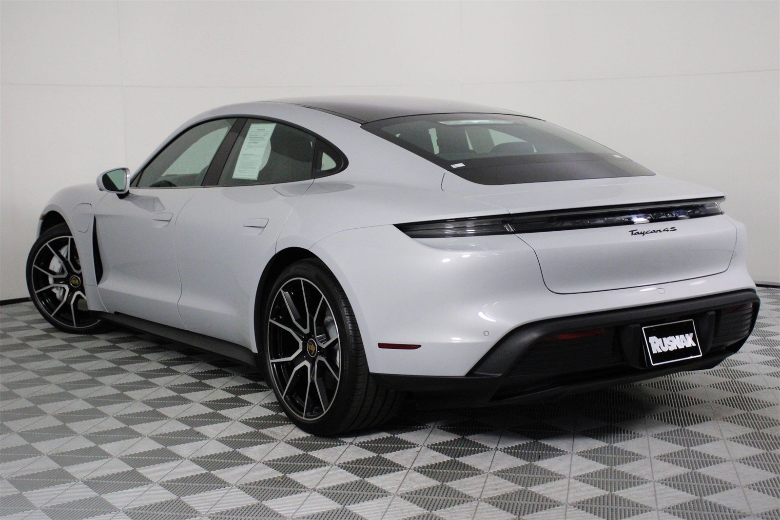 2023 Porsche Taycan 4S photo 3