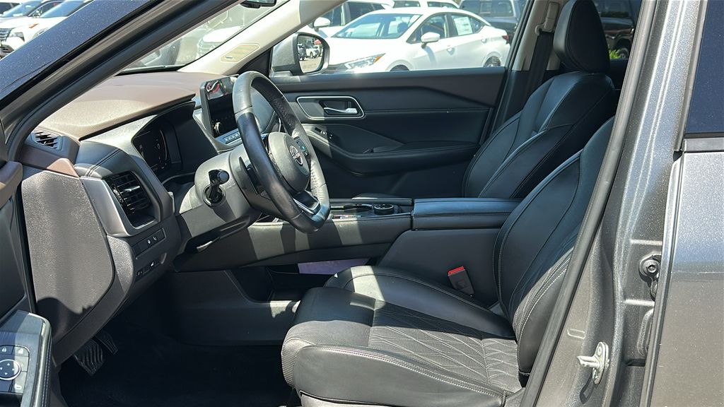 2022 Nissan Rogue Platinum AWD photo 10