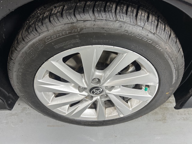 2022 Toyota Camry LE photo 10