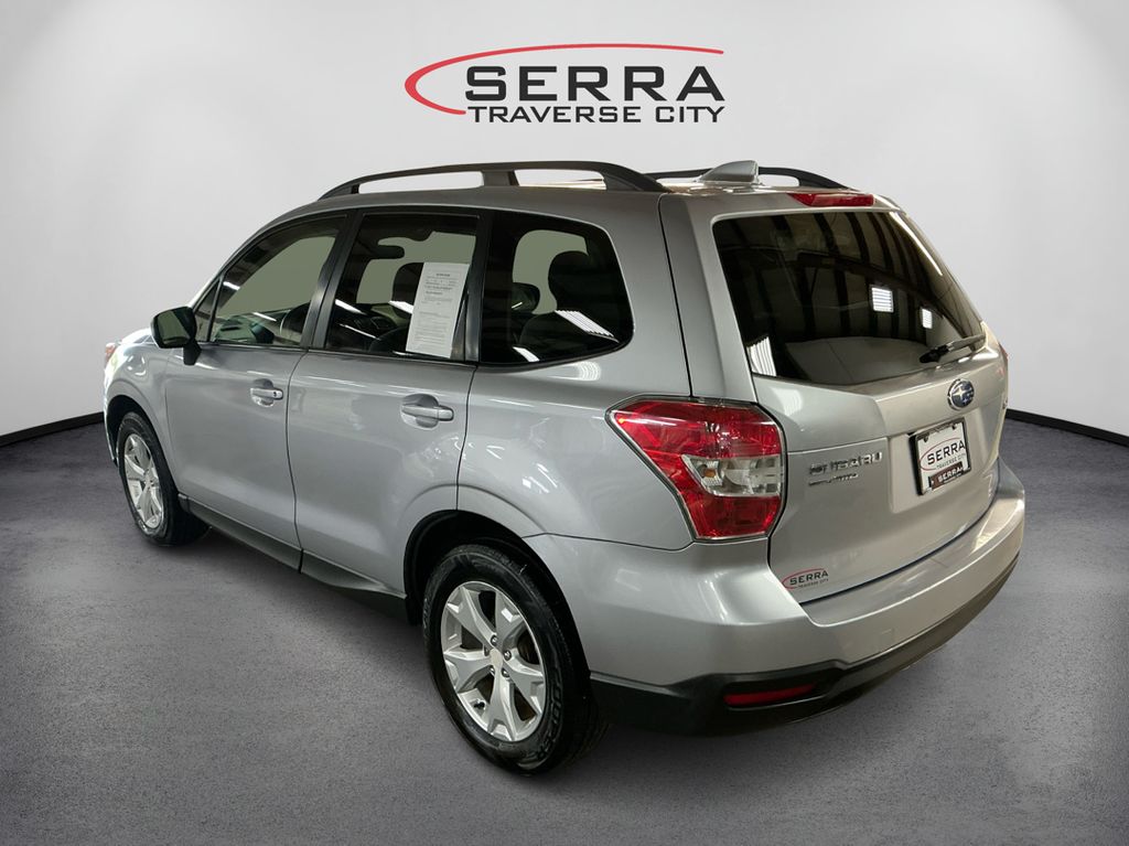 2016 Subaru Forester 2.5i Premium photo 7