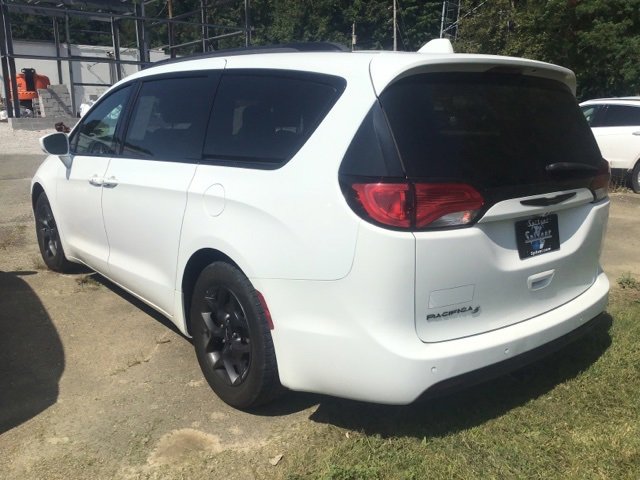 2018 Chrysler Pacifica Touring L photo 4
