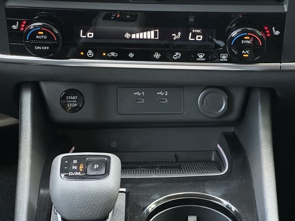 2026 Nissan Rogue SV photo 17