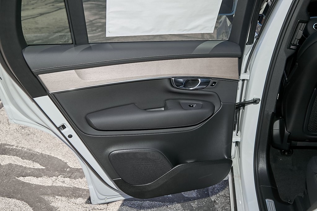 2025 VOLVO XC90 - Image 16