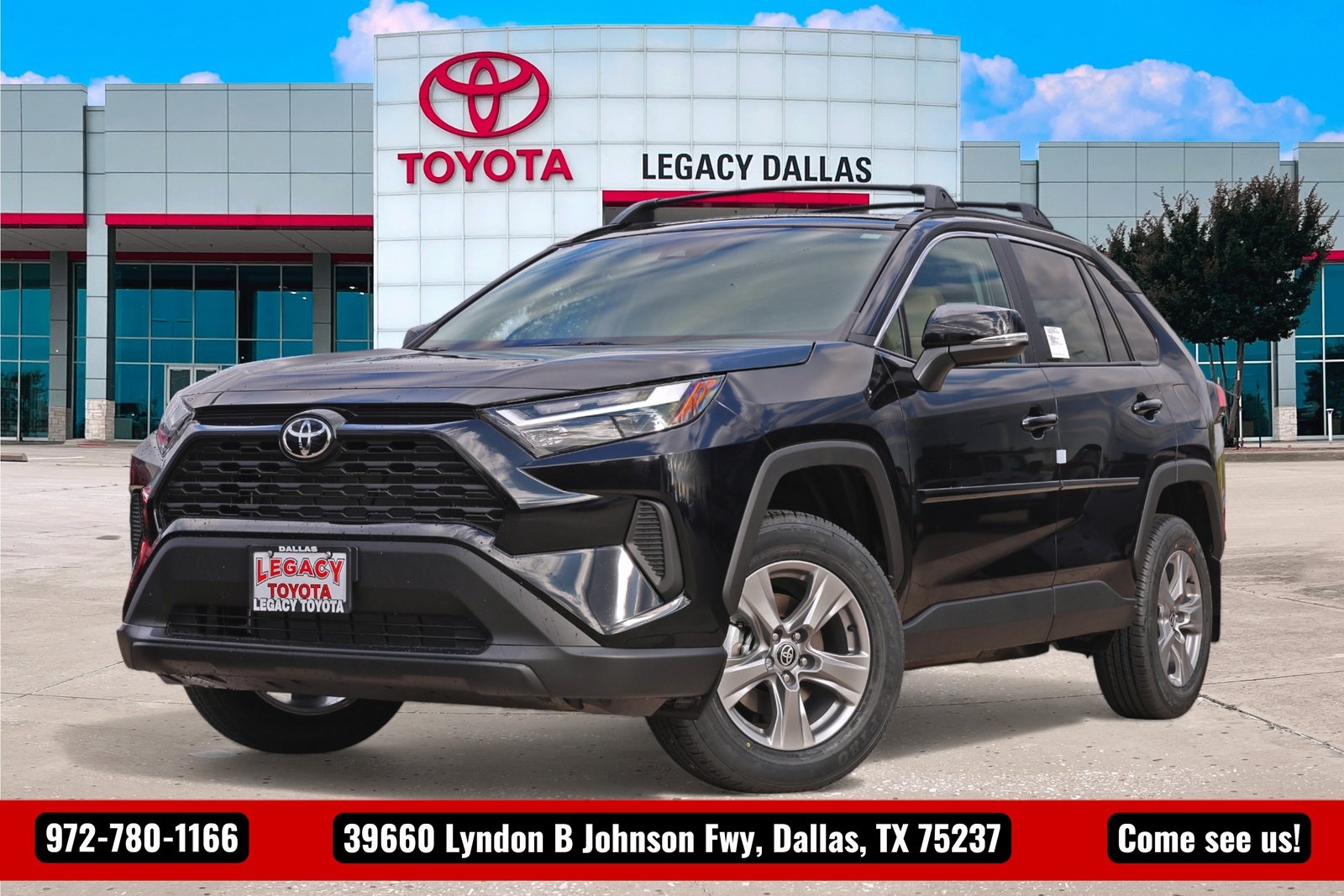 2025 Toyota RAV4 XLE's photo