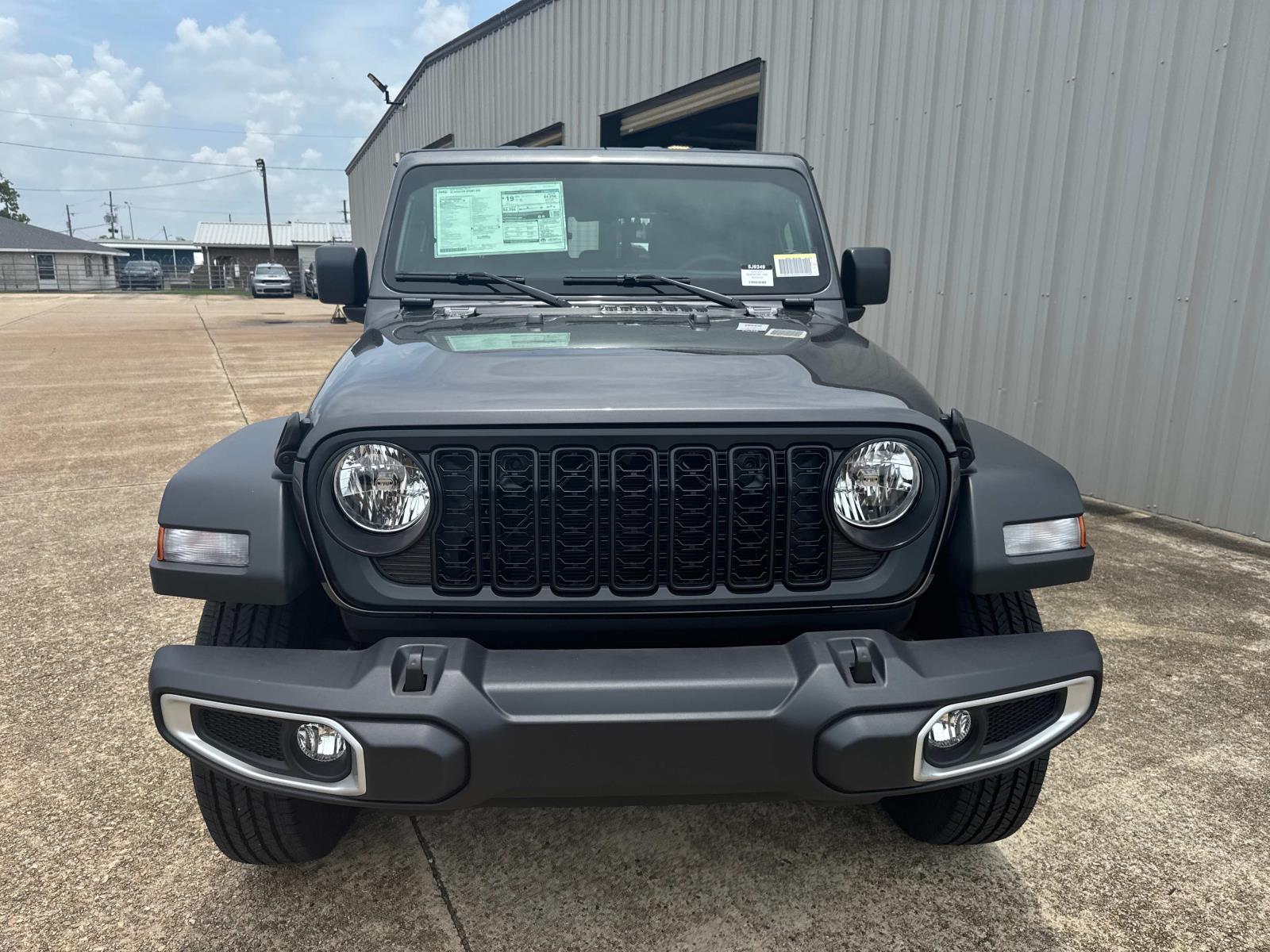 2025 Jeep Gladiator Sport photo 2