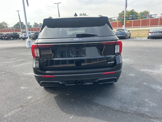 2025 Ford Explorer ST-Line photo 5