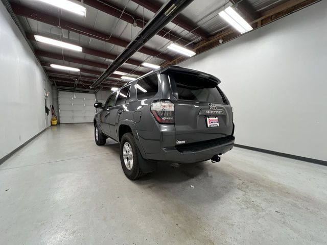 2019 Toyota 4Runner SR5 Premium photo 3