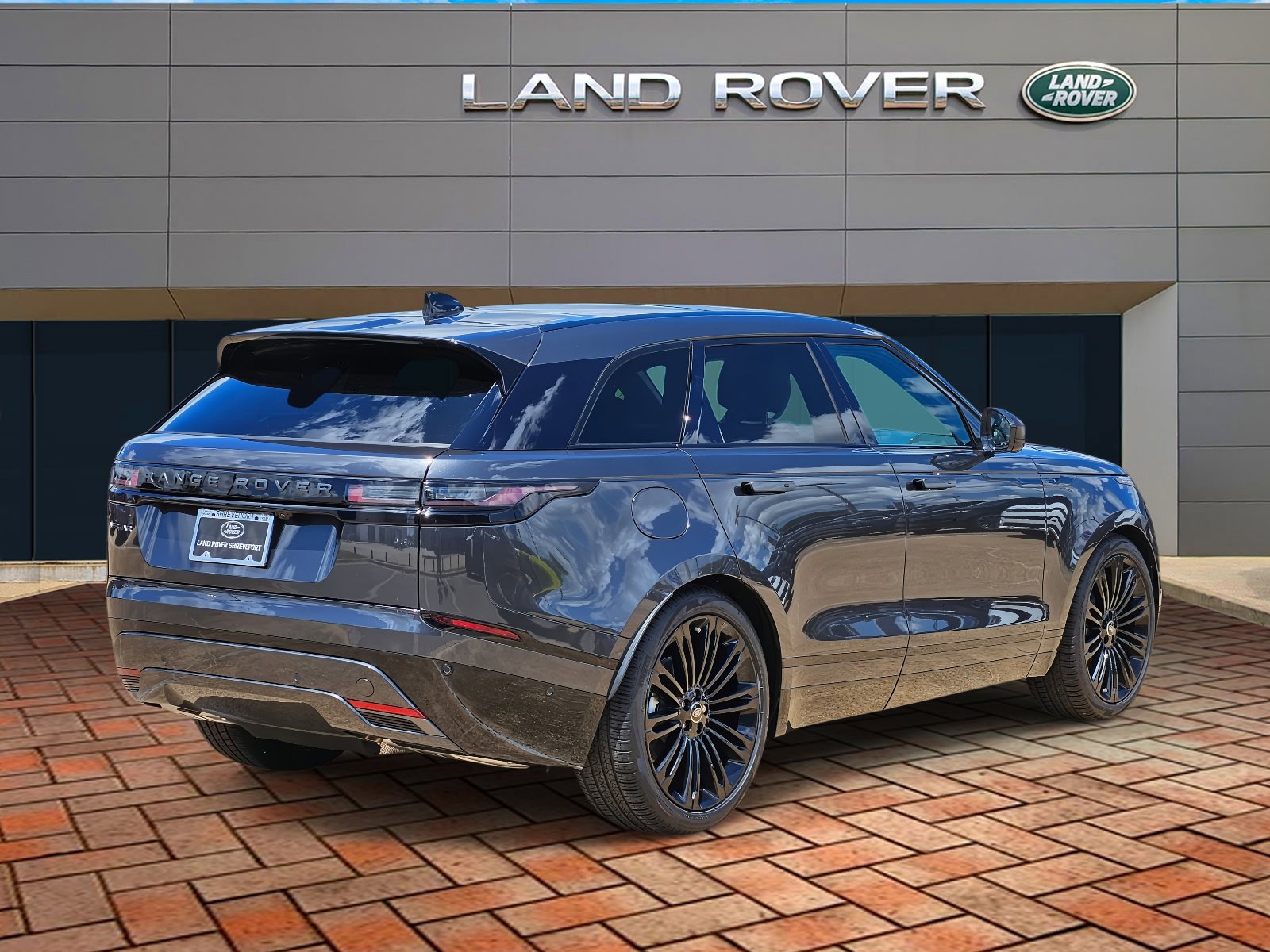 2026 Land Rover Range Rover Velar SE photo 3