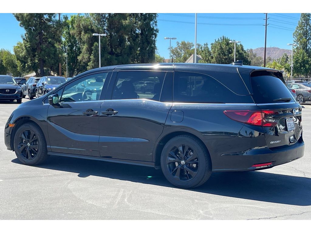 2023 Honda Odyssey Sport photo 3