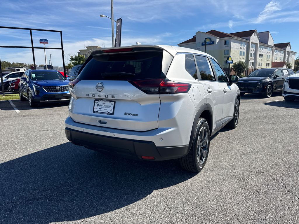 2024 Nissan Rogue SV photo 3