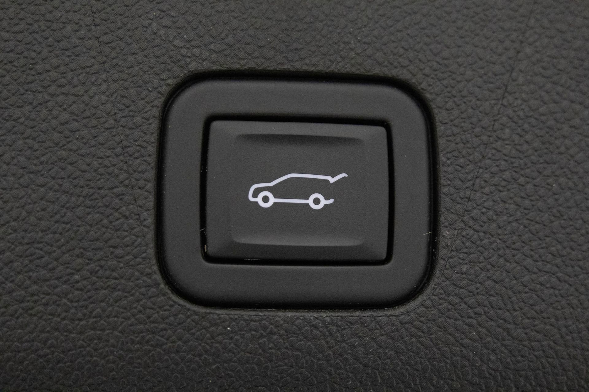 2023 Chevrolet Suburban Premier photo 23