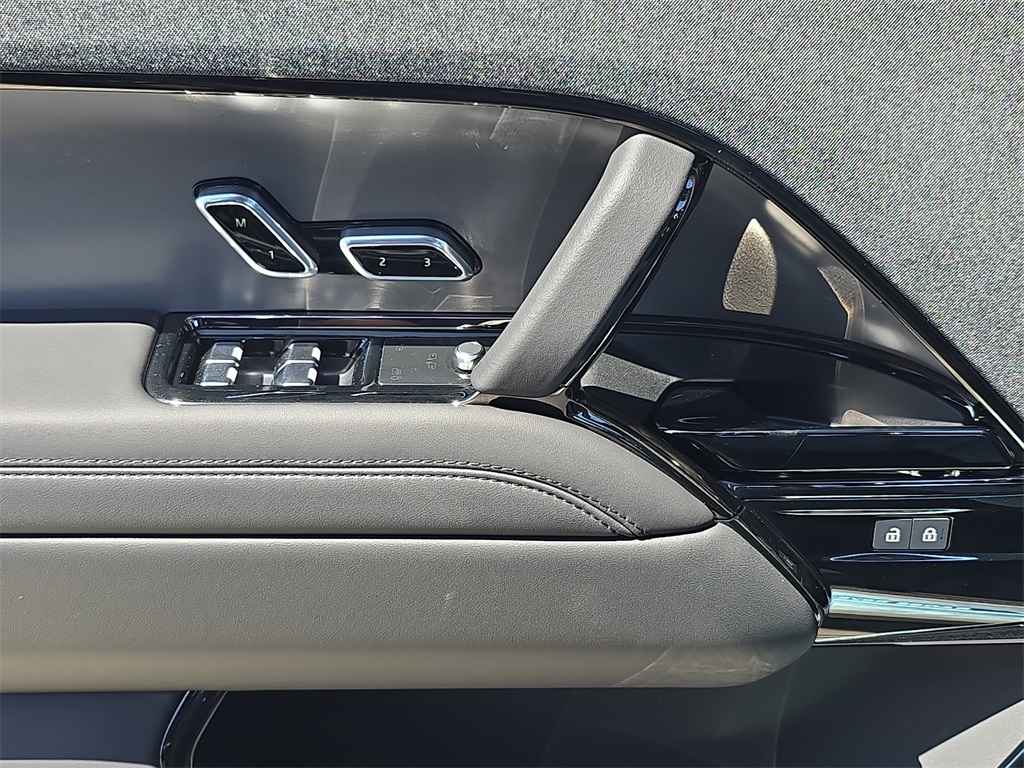 2025 Land Rover Range Rover Sport SE photo 25