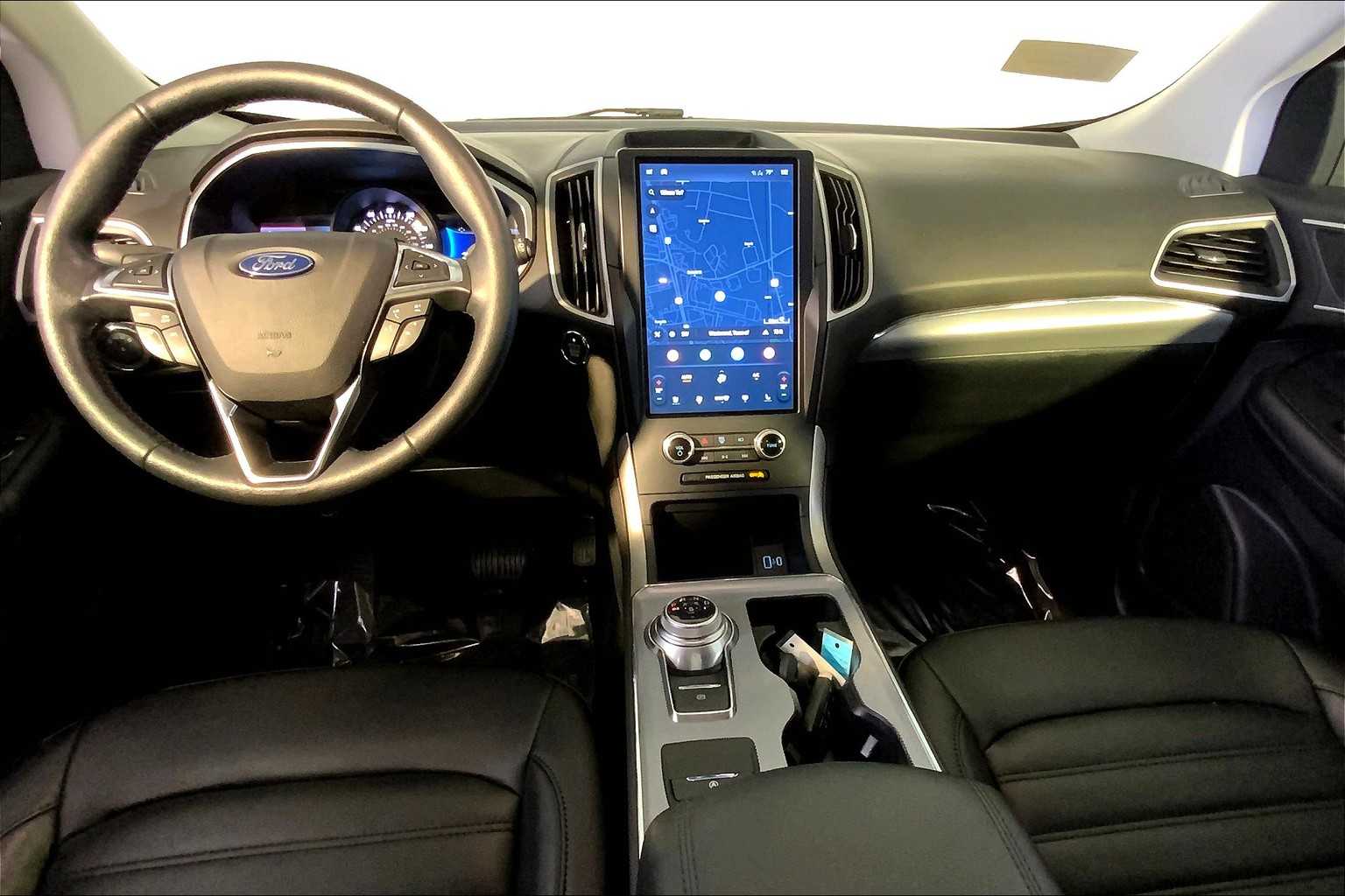 2021 Ford Edge SEL photo 15