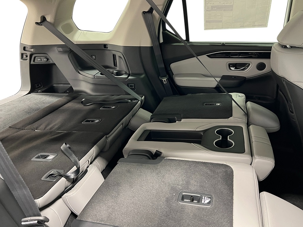 2025 Honda Pilot Touring photo 33
