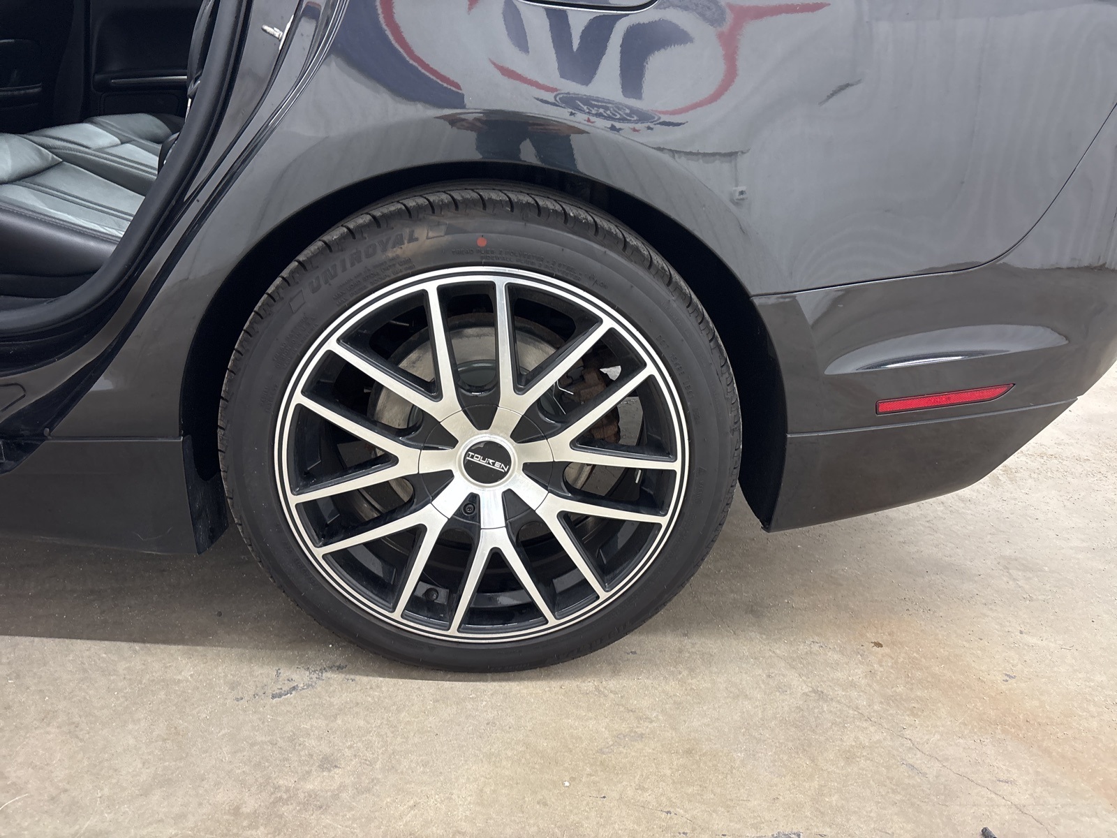 2015 Lincoln MKZ Base photo 26