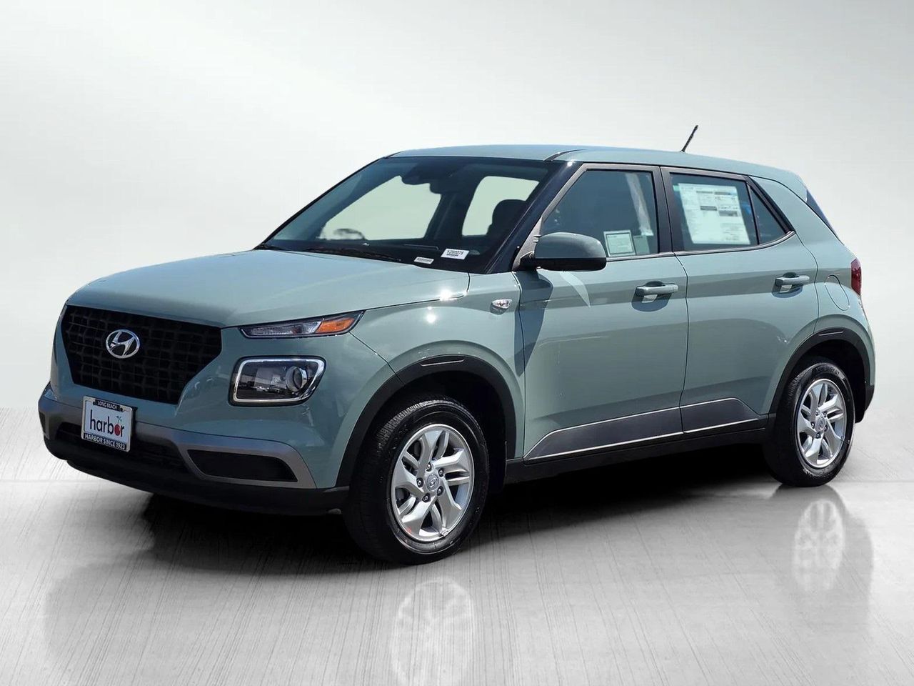 2026 Hyundai Venue SE photo 3