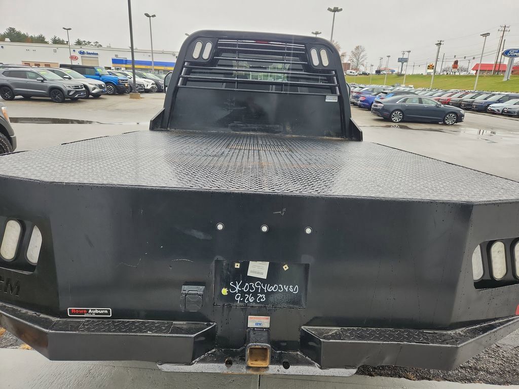 2023 Ford F-350 XLT photo 2