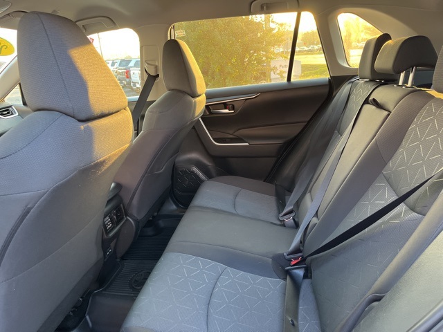 2024 Toyota RAV4 XLE photo 10