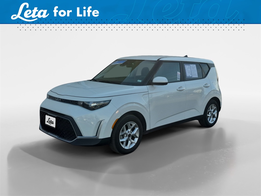 2024 Kia Soul LX's photo