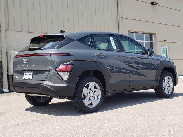 2026 Hyundai Kona SE photo 4