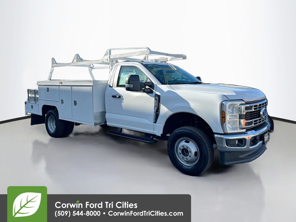 2024 Ford F-350 Super Duty Chassis Cab XL's photo