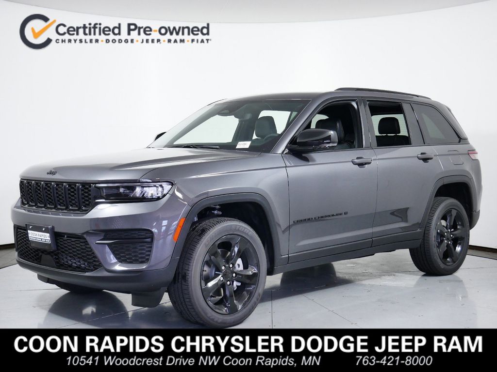 2024 Jeep Grand Cherokee Altitude's photo