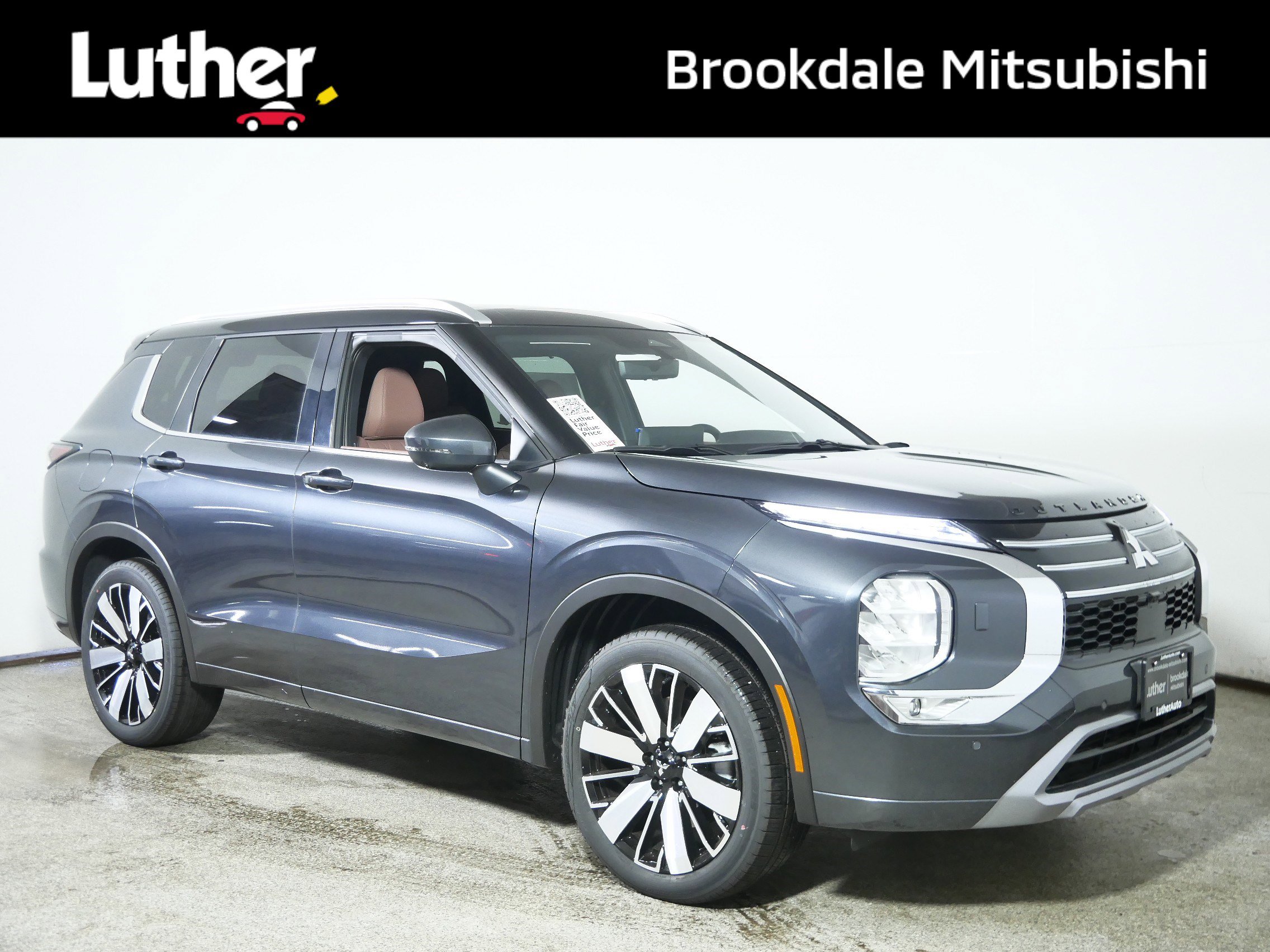 2025 Mitsubishi Outlander SEL's photo