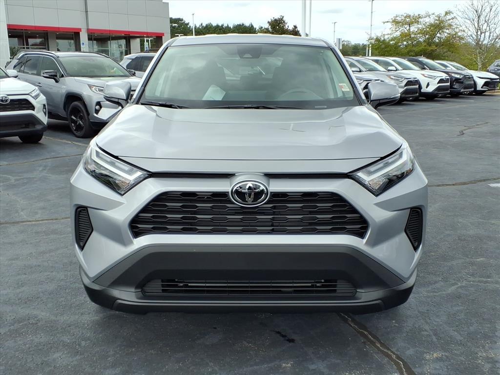 2025 Toyota RAV4 LE photo 6