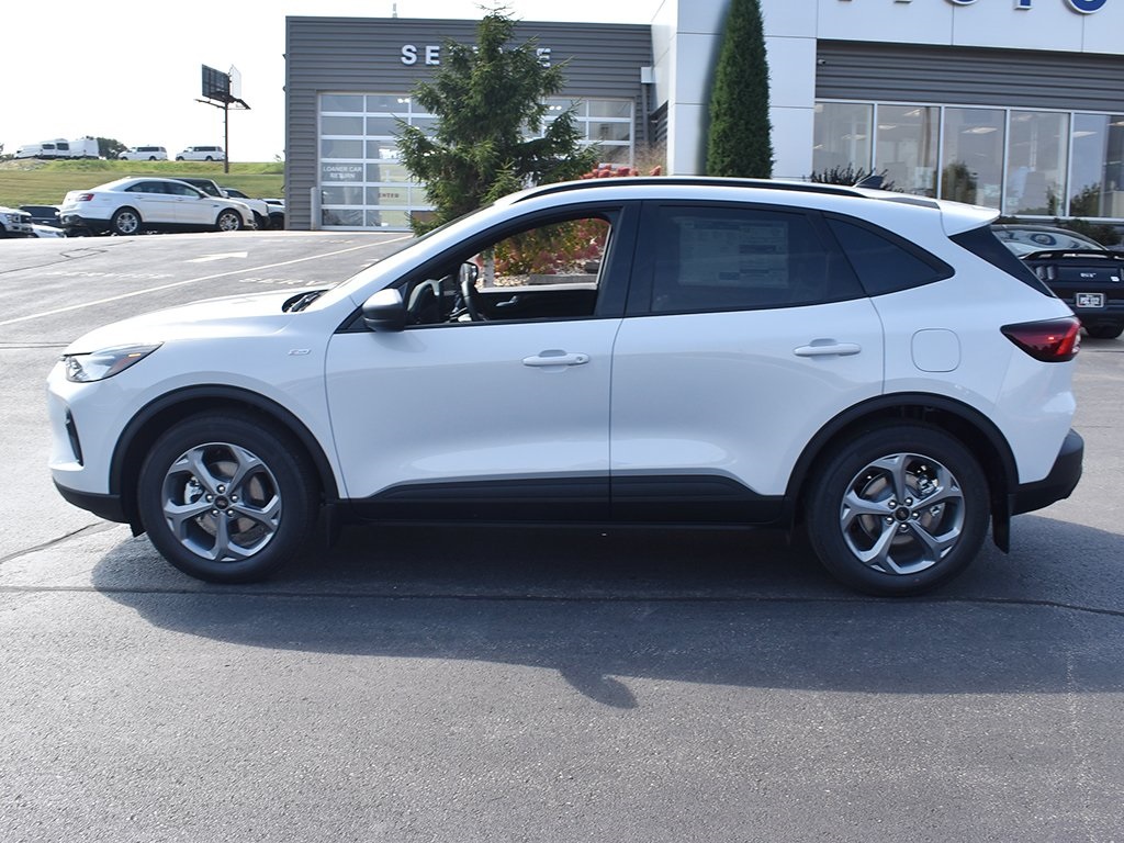 2025 Ford Escape Hybrid ST-Line photo 2