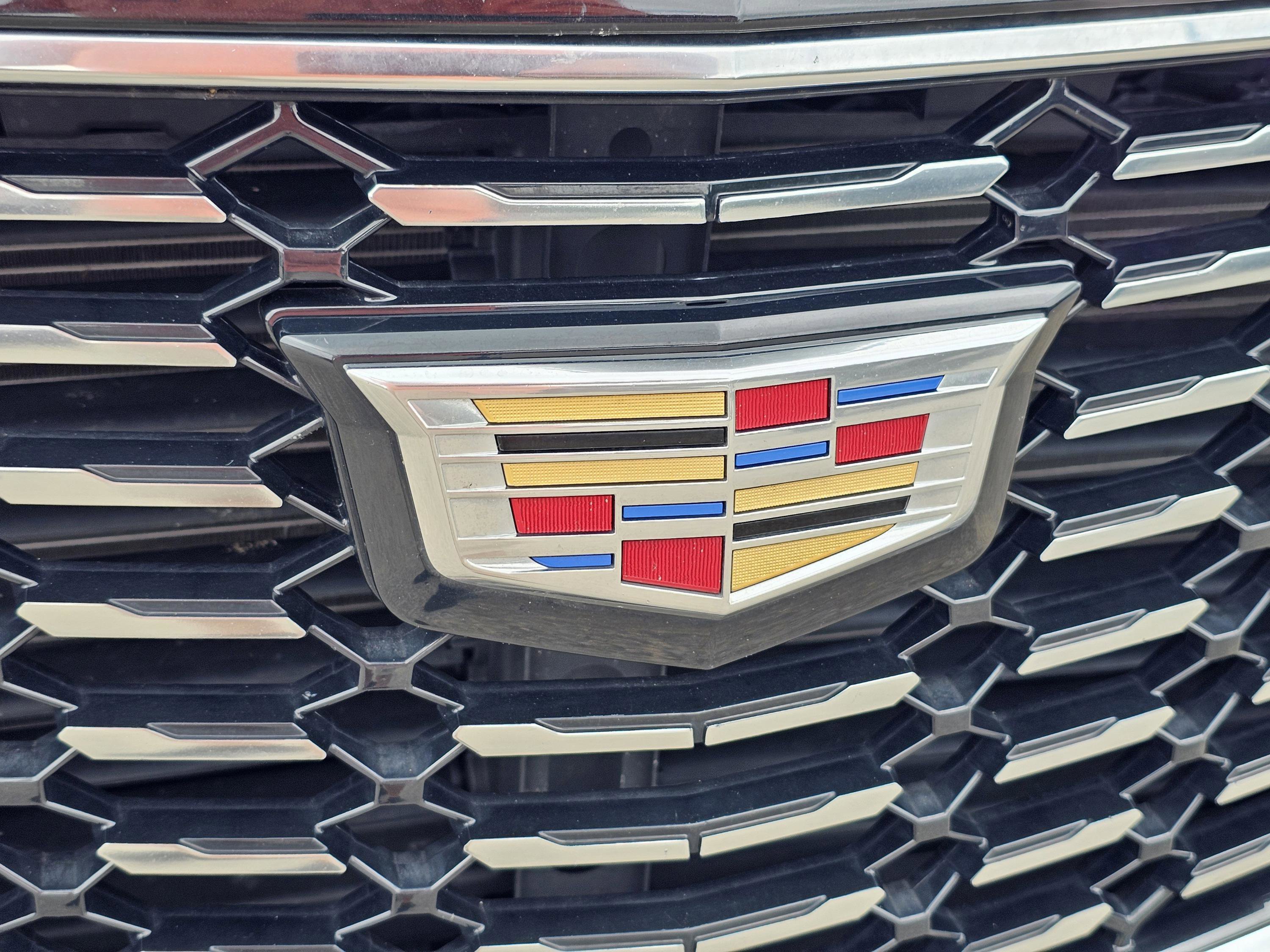 2023 Cadillac XT4 Premium Luxury photo 2