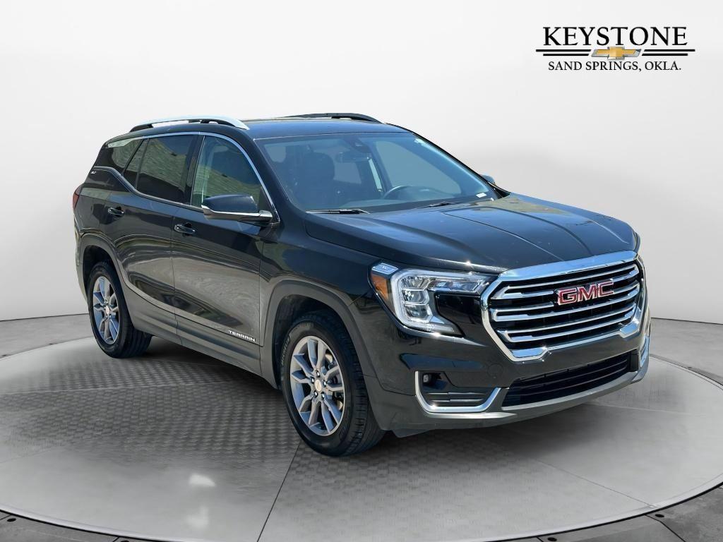2024 GMC Terrain SLT's photo
