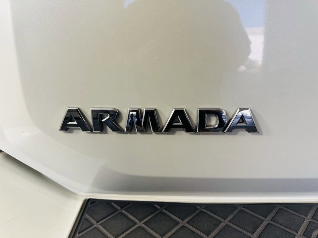 Used 2014 White Nissan SV image 8