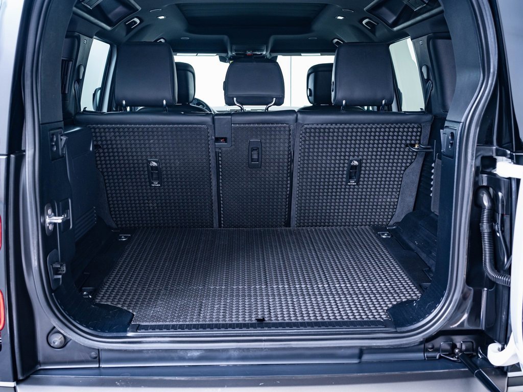 2021 Land Rover Defender 110 X-Dynamic HSE photo 36