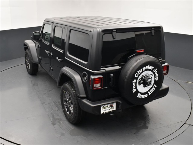 2025 Jeep Wrangler photo 15
