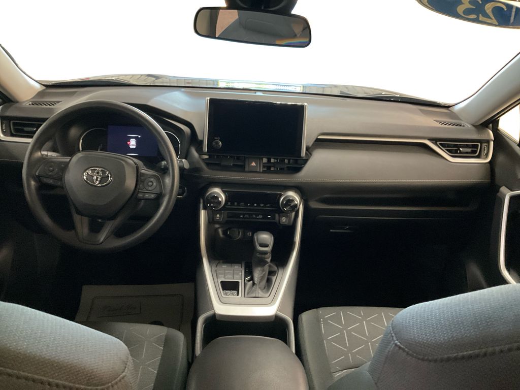 2023 Toyota RAV4 XLE photo 10