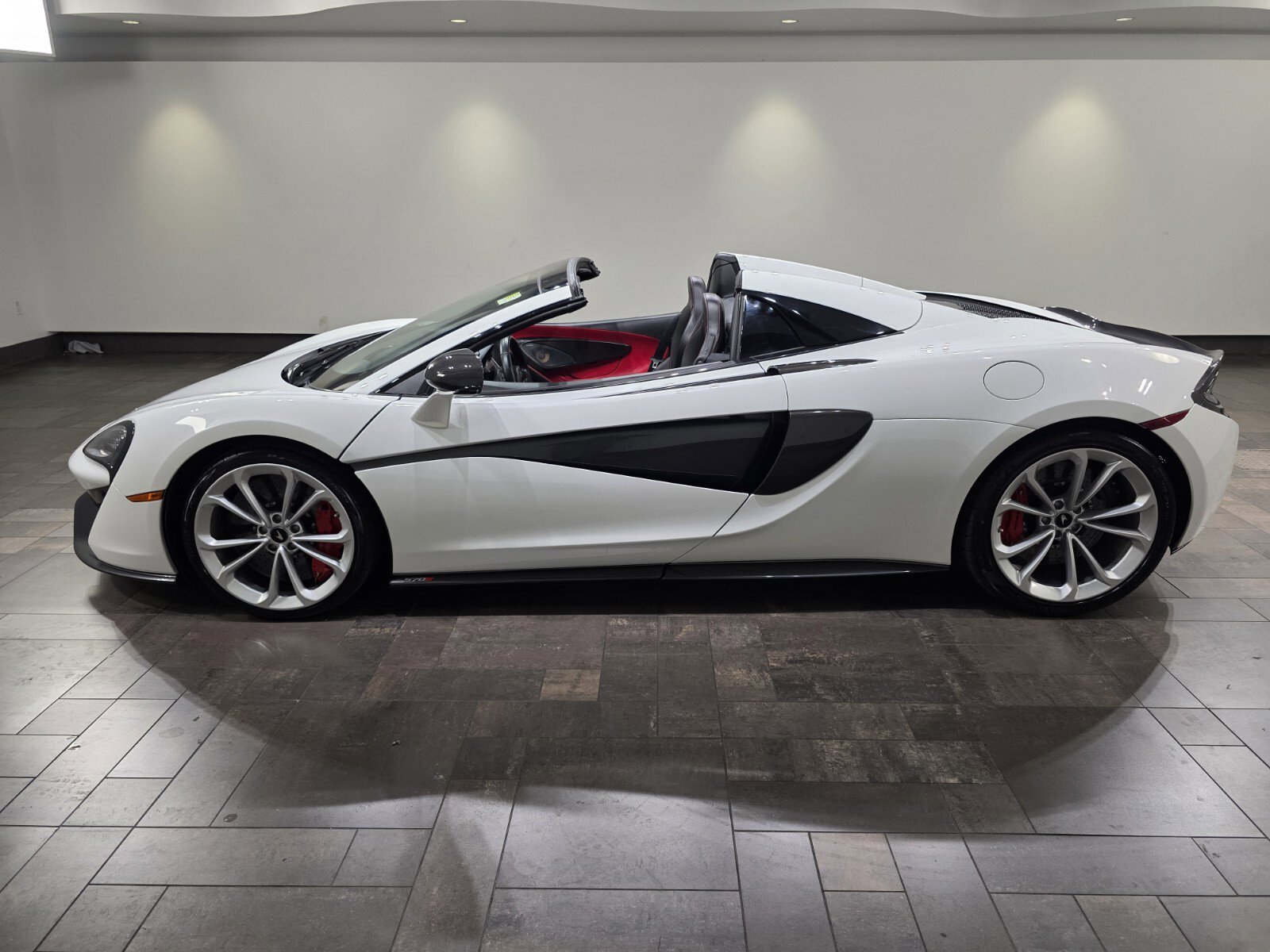 2019 Mclaren 570S Spider photo 3