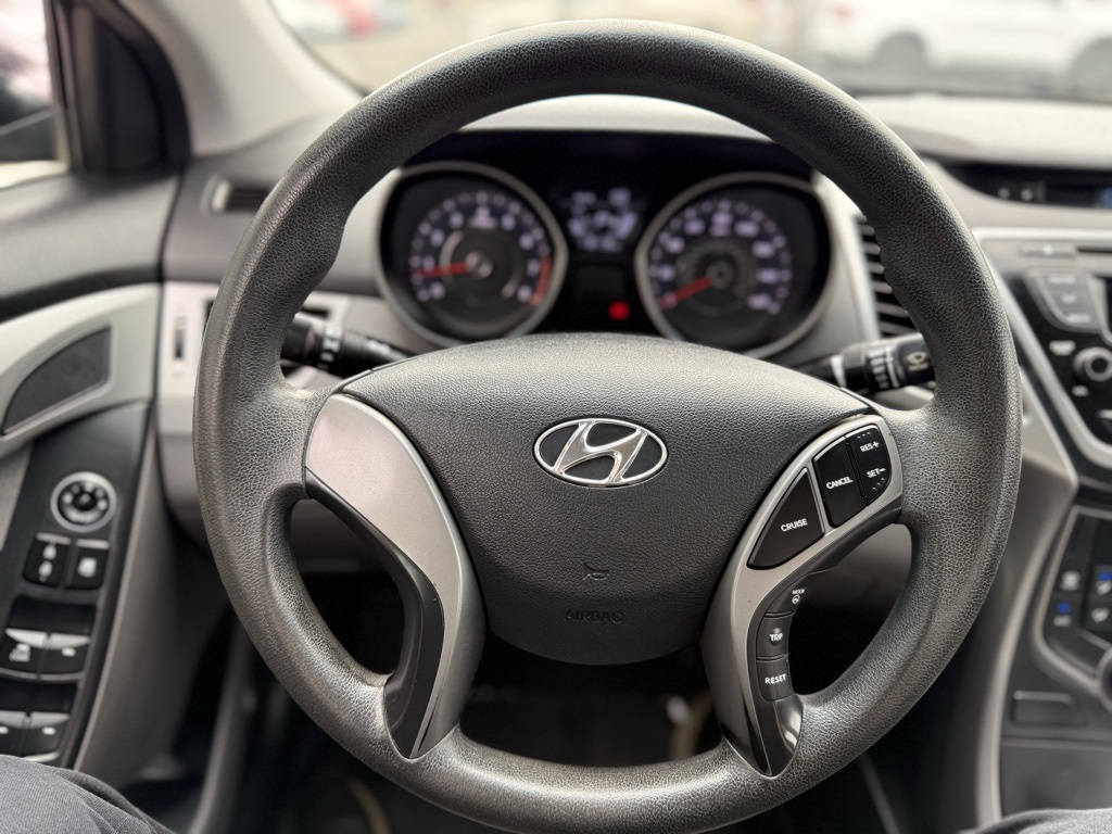 2014 Hyundai Elantra SE photo 9